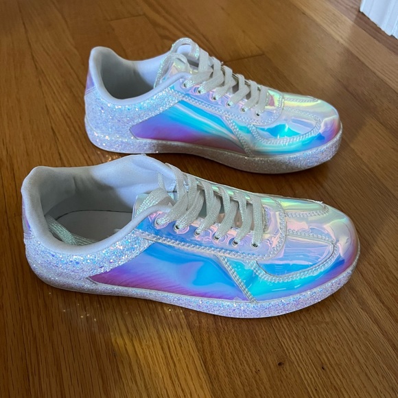 Liliana White Hologram Sneakers - Picture 5 of 15